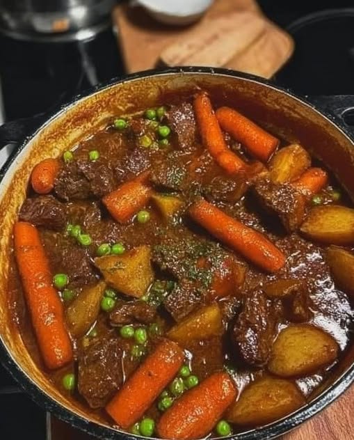 Recept på nötkötts- och morotsgryta: Tröstande och smakrikt