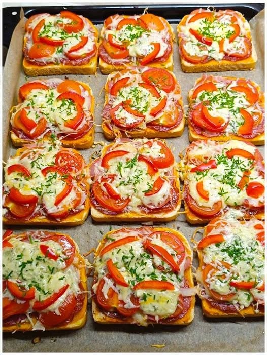 Ikväll före middagen ska jag baka tomat-mozzarellatoast i ugnen.