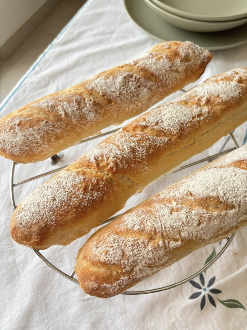 🥖 Baguetter i koppform – enkla, luftiga och hembakade