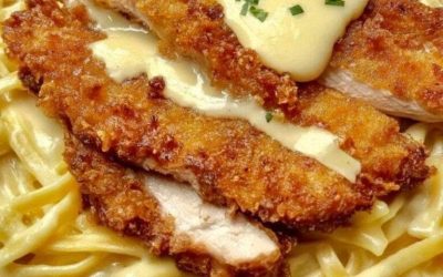 Krispig kyckling med krämig pasta – en fest för sinnena!