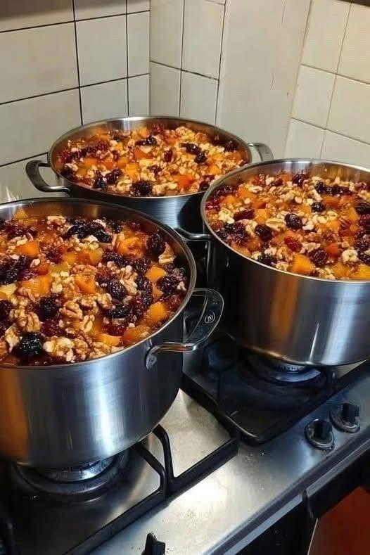Mormors kanderade sötpotatis med rostade valnötter och torkade tranbär