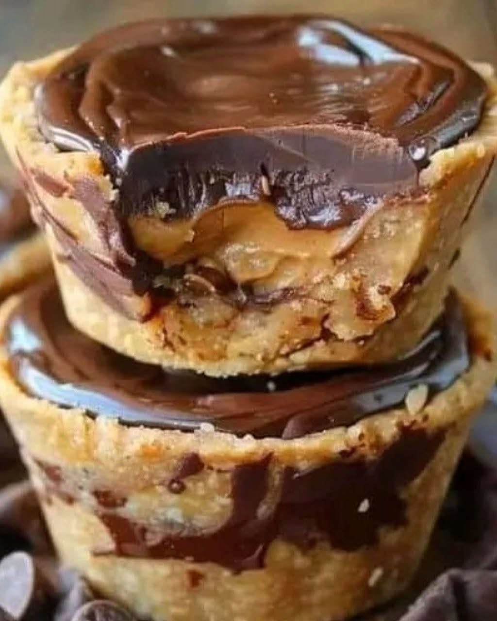 Chokladtäckta browniebars: Den ultimata dekadenta trelagersbiten av Fudgy Heaven