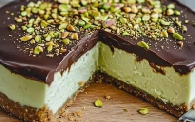 Dubai cheesecake med 100 g pistagenötter, alla kommer att älska den!