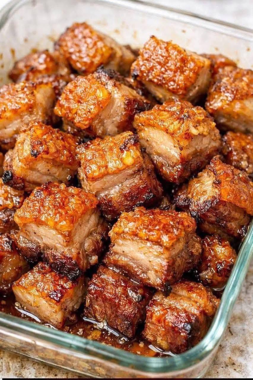 ”Min granne brukade ta med sig dessa till varje trädgårdsfest och de varade aldrig i fem minuter. Bara 3 ingredienser för krispig, salt perfektion…” Jag