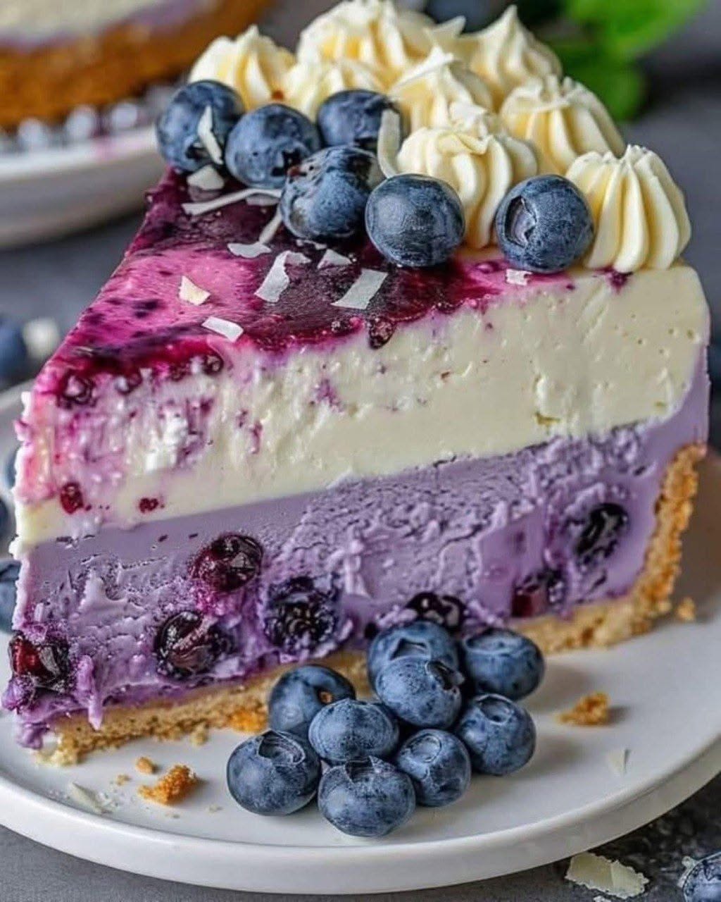 Cheesecake med blåbär och färskost